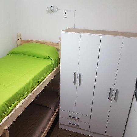 Habitacion Con Bano Privado Un Piso Por Escalera Buenos Aires Esterno foto