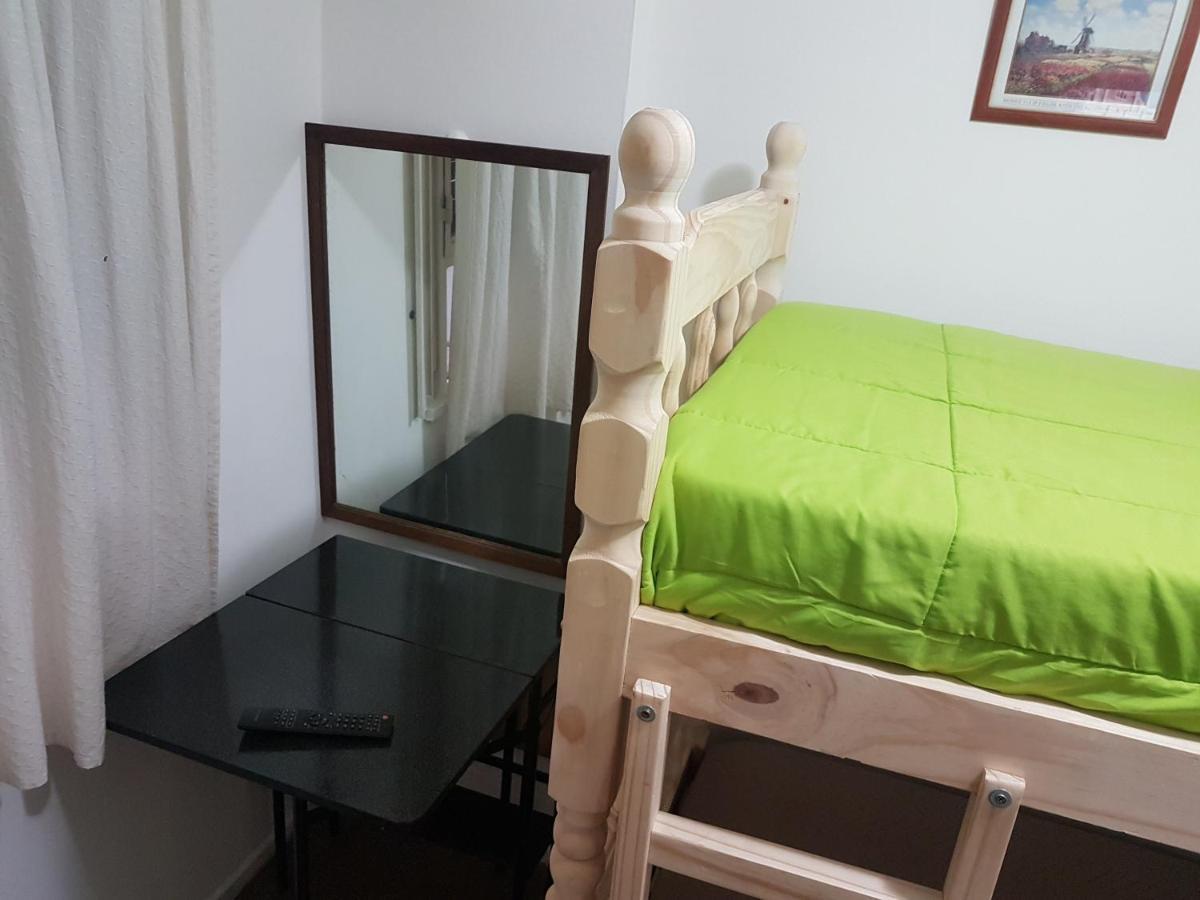 Habitacion Con Bano Privado Un Piso Por Escalera Buenos Aires Esterno foto