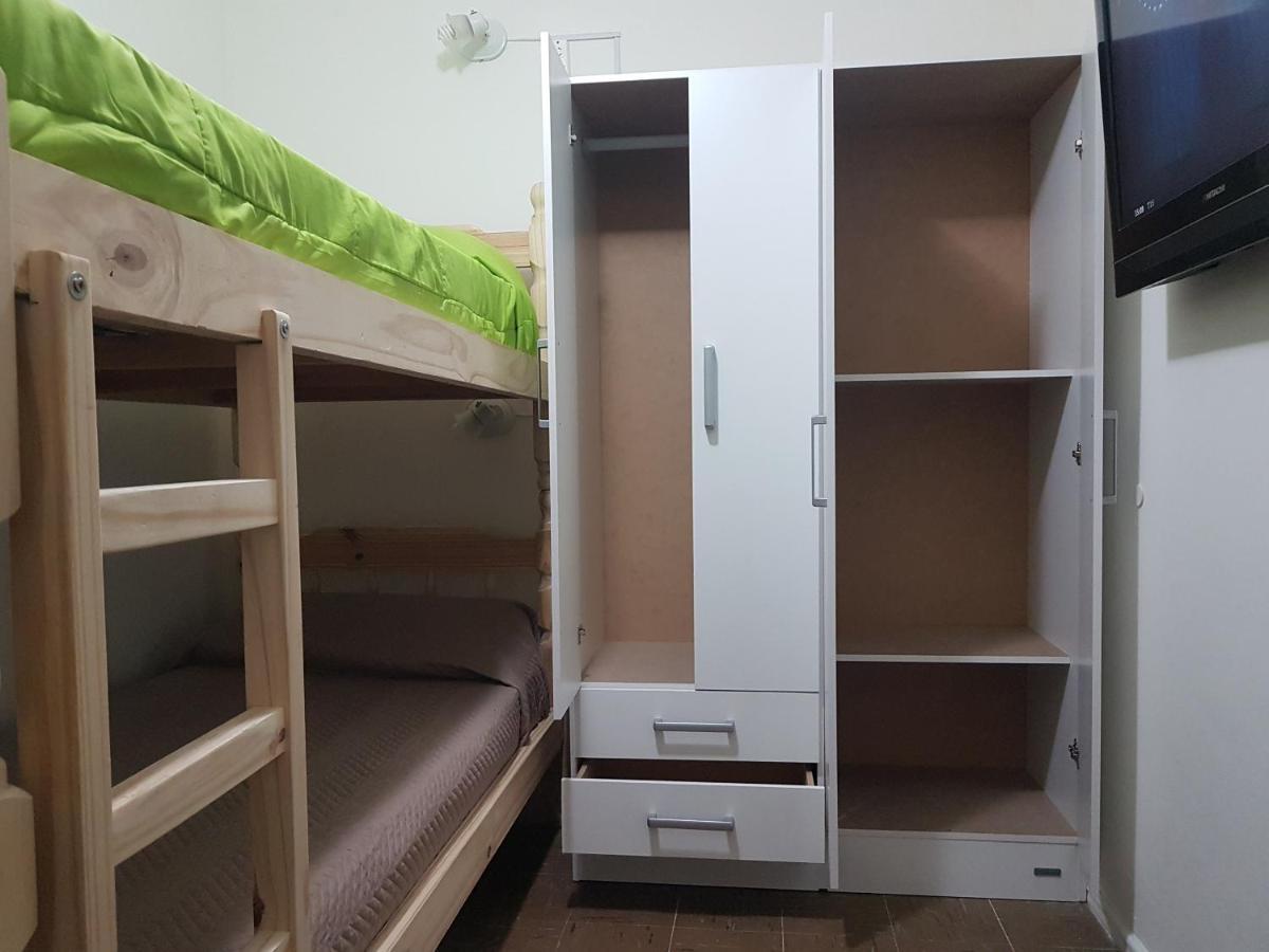 Habitacion Con Bano Privado Un Piso Por Escalera Buenos Aires Esterno foto