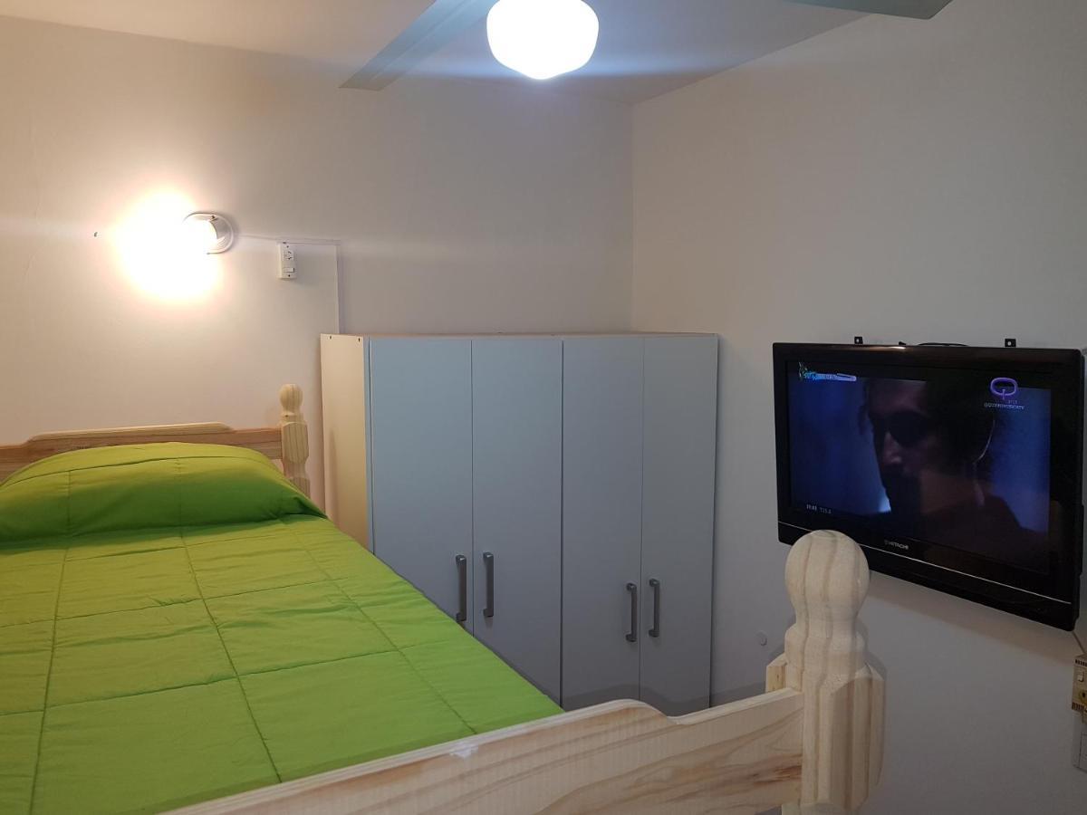Habitacion Con Bano Privado Un Piso Por Escalera Buenos Aires Esterno foto